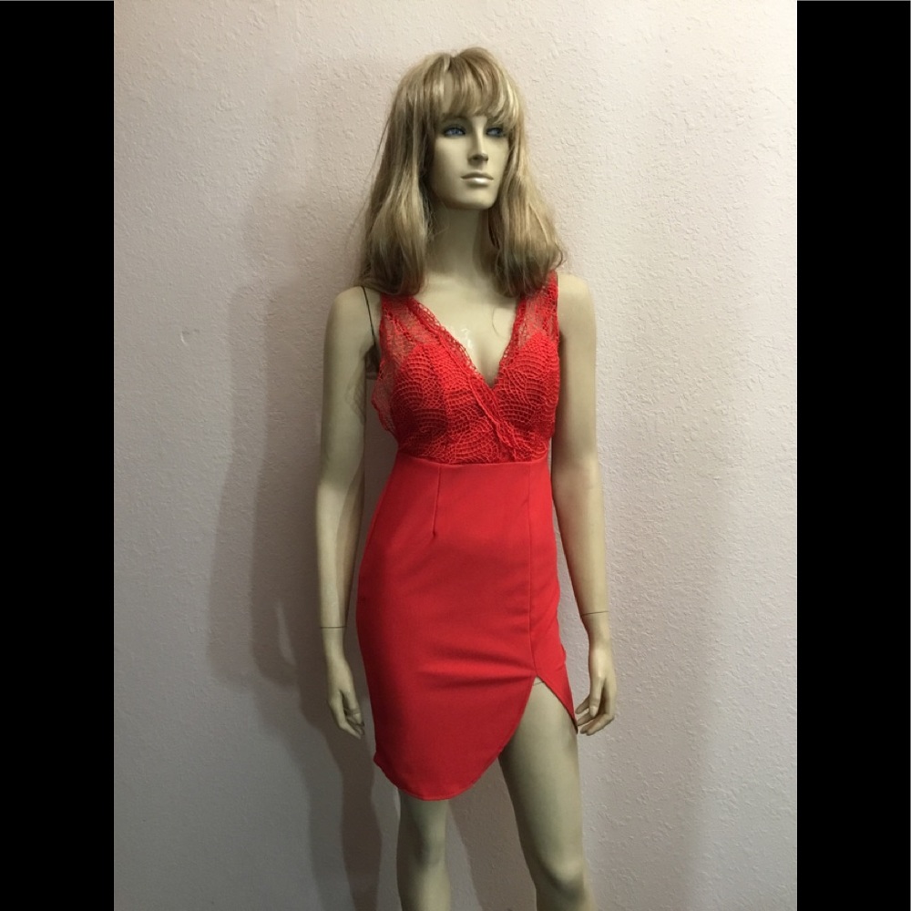 Gorgeous red Lacey dress